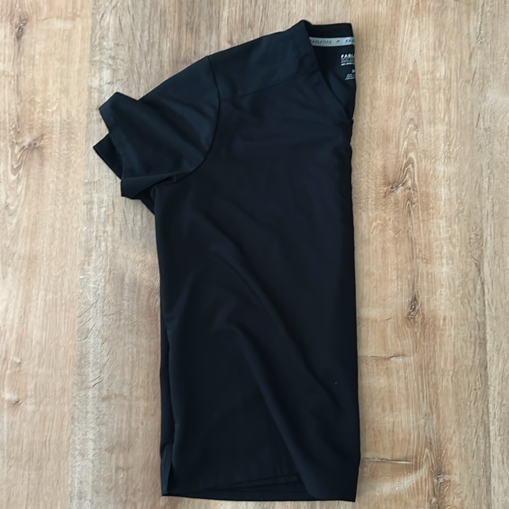Fabletics 2x Scrub Top - Picture 2 of 4